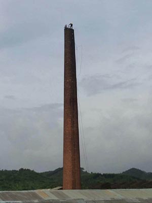 烟囱脚手拆除